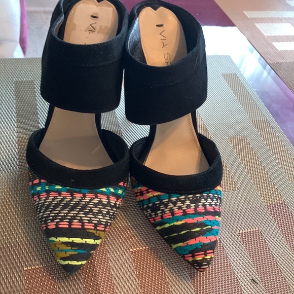 Via Spiga used once the front is different color pretty - Picture 5 of 11